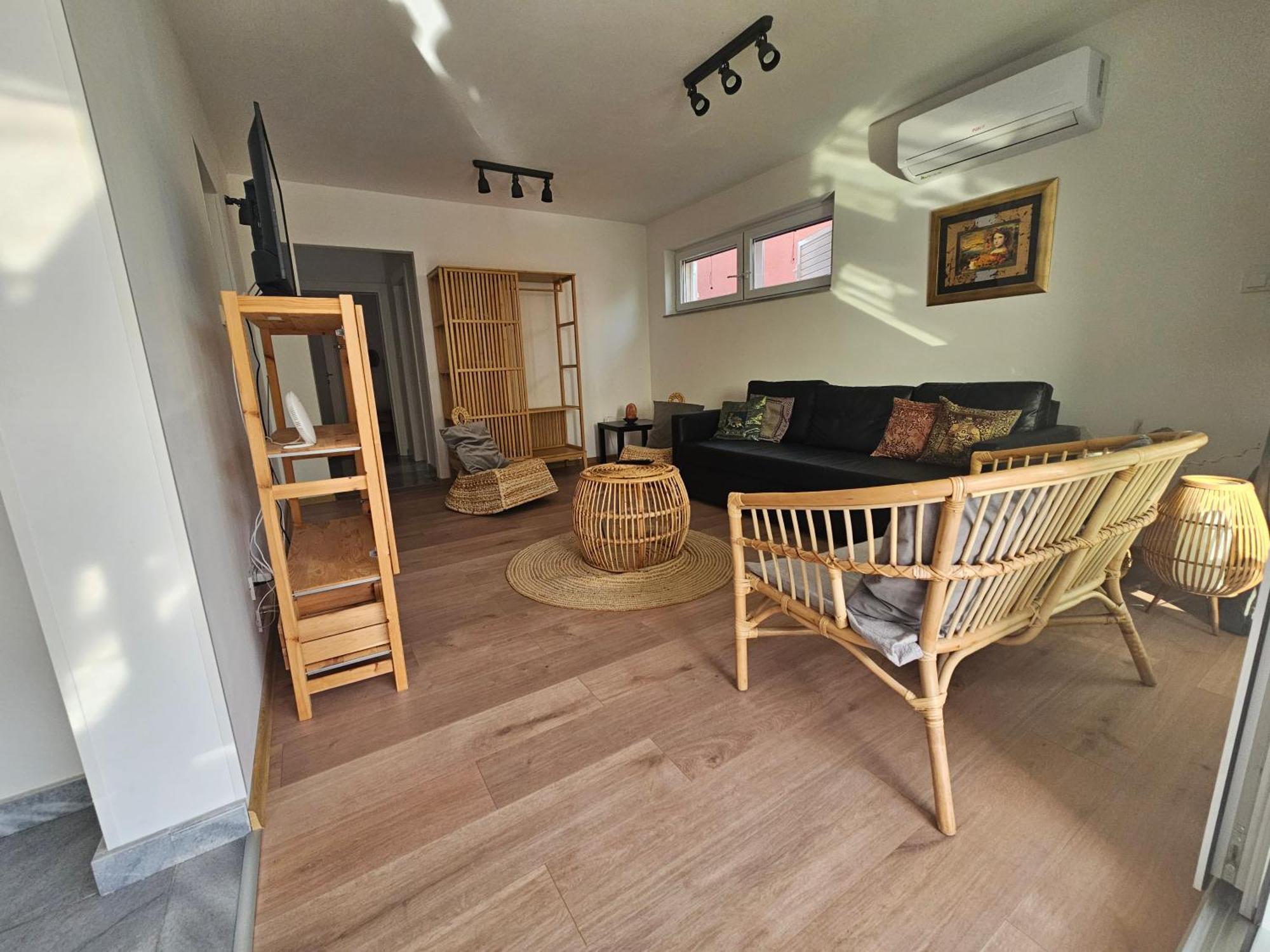 Vila Regina Apartment Rex With Swimming Pool Jezera Ngoại thất bức ảnh
