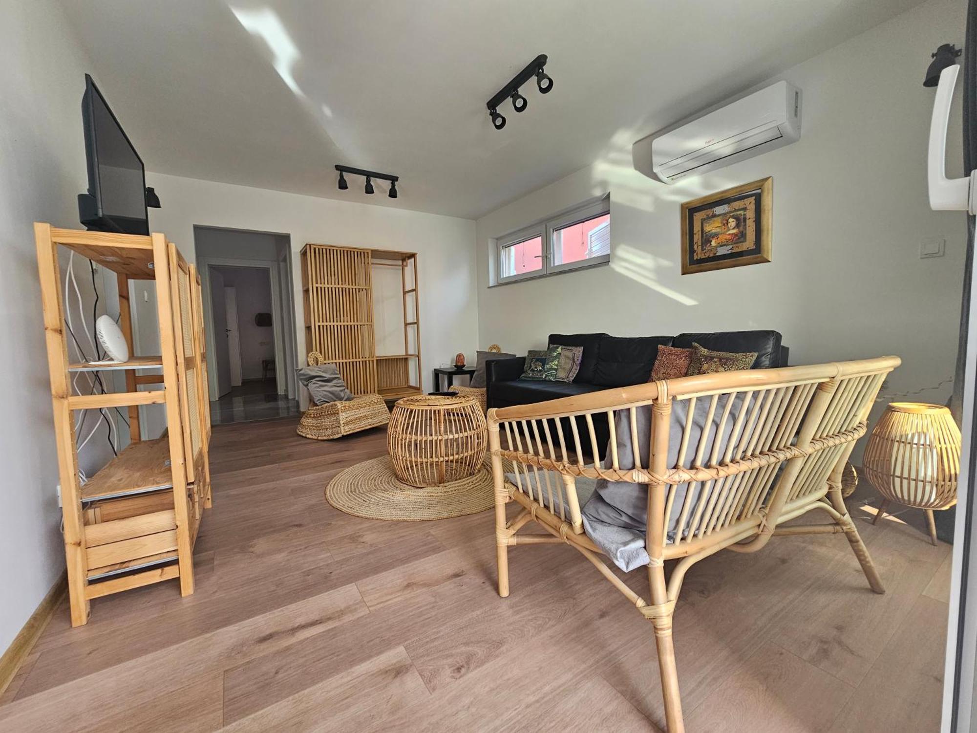 Vila Regina Apartment Rex With Swimming Pool Jezera Ngoại thất bức ảnh
