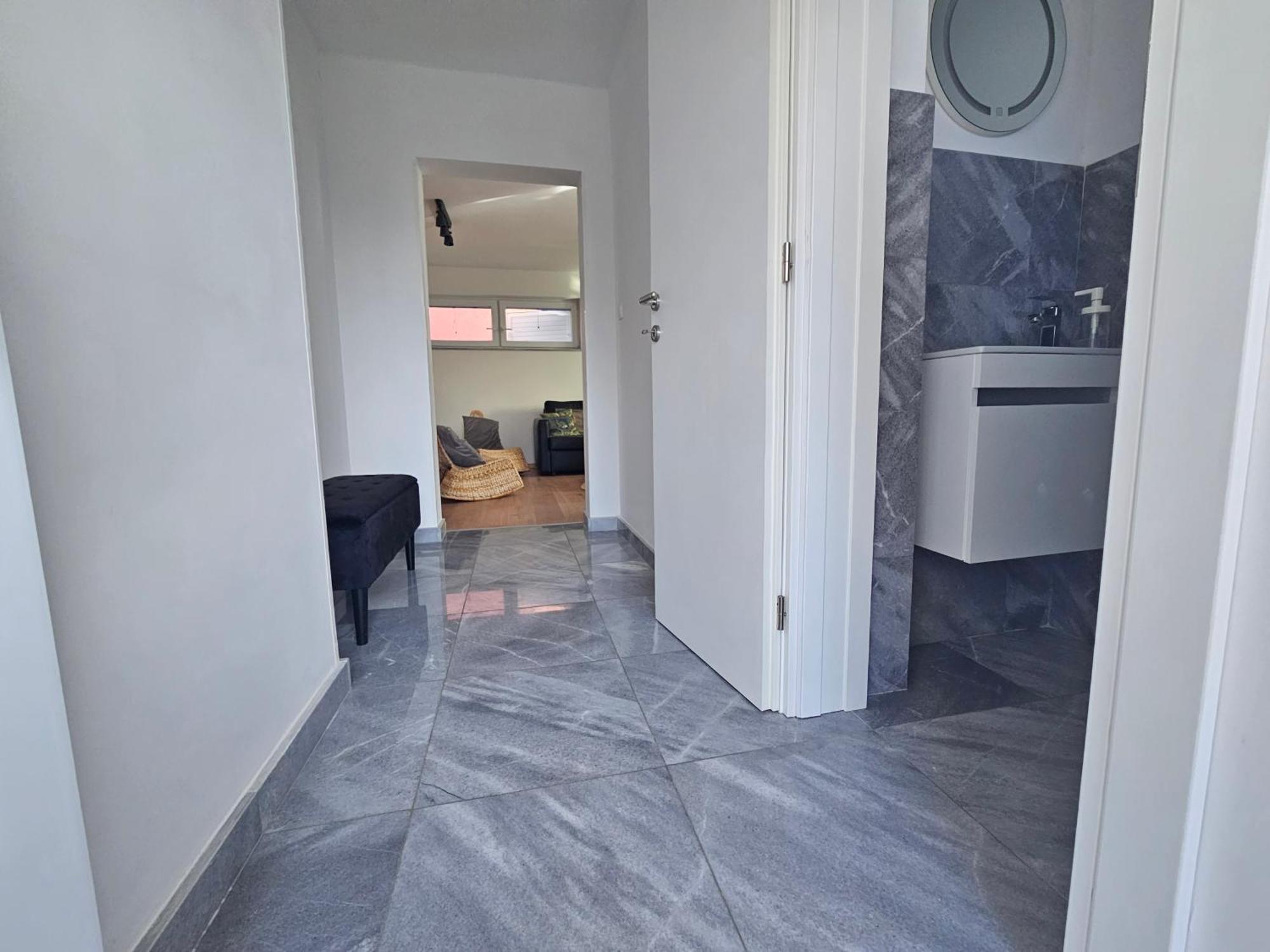 Vila Regina Apartment Rex With Swimming Pool Jezera Ngoại thất bức ảnh