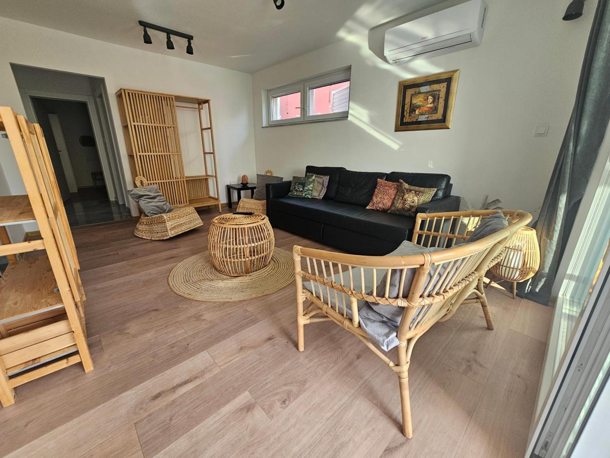 Vila Regina Apartment Rex With Swimming Pool Jezera Ngoại thất bức ảnh
