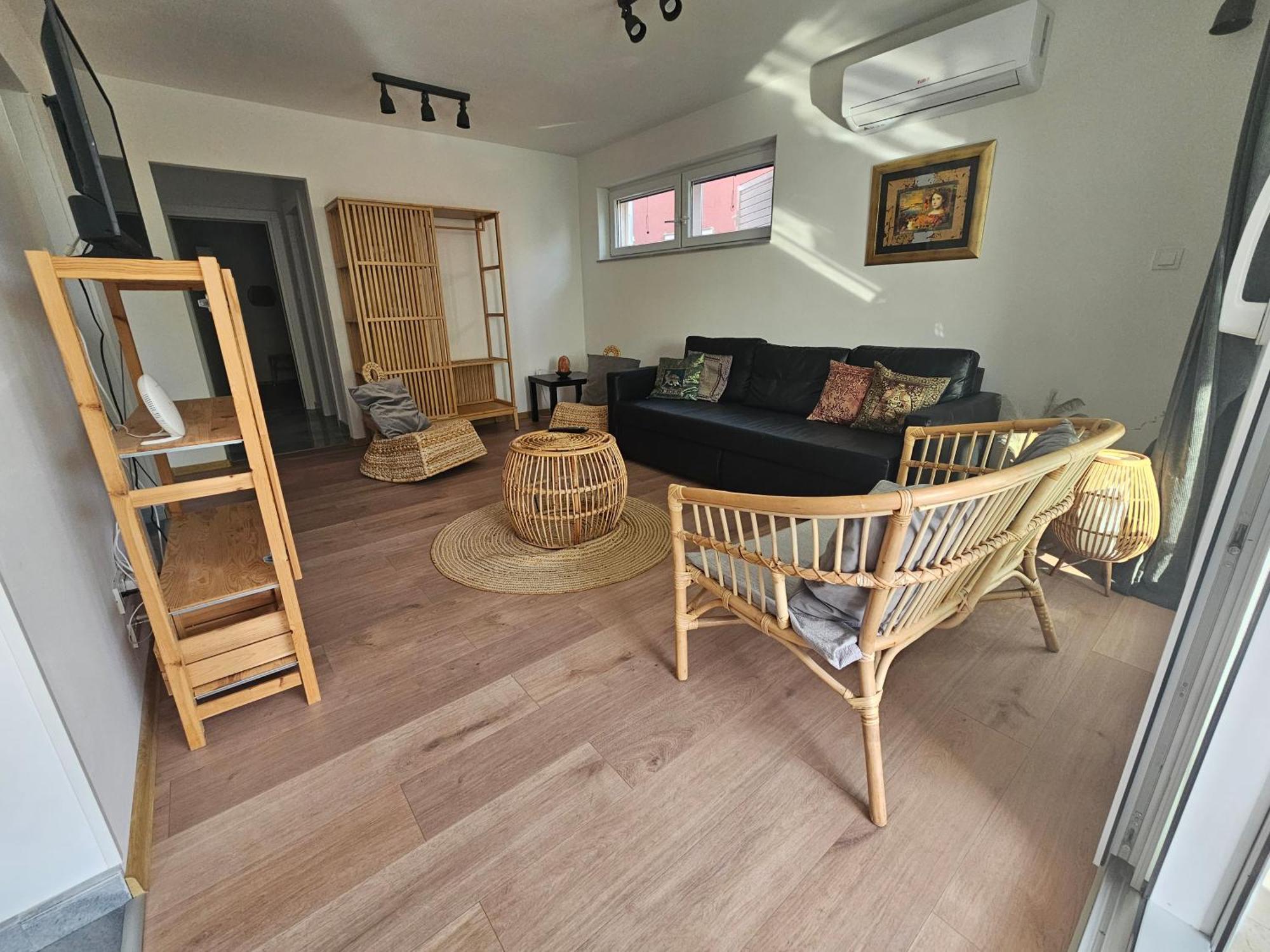 Vila Regina Apartment Rex With Swimming Pool Jezera Ngoại thất bức ảnh