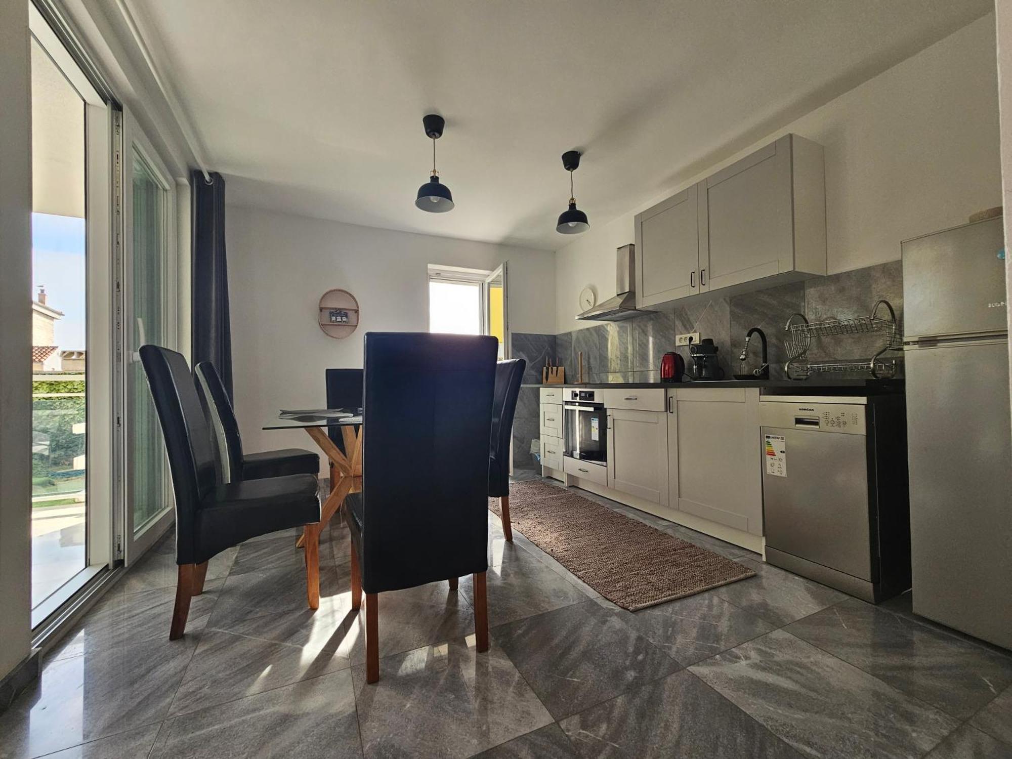Vila Regina Apartment Rex With Swimming Pool Jezera Ngoại thất bức ảnh