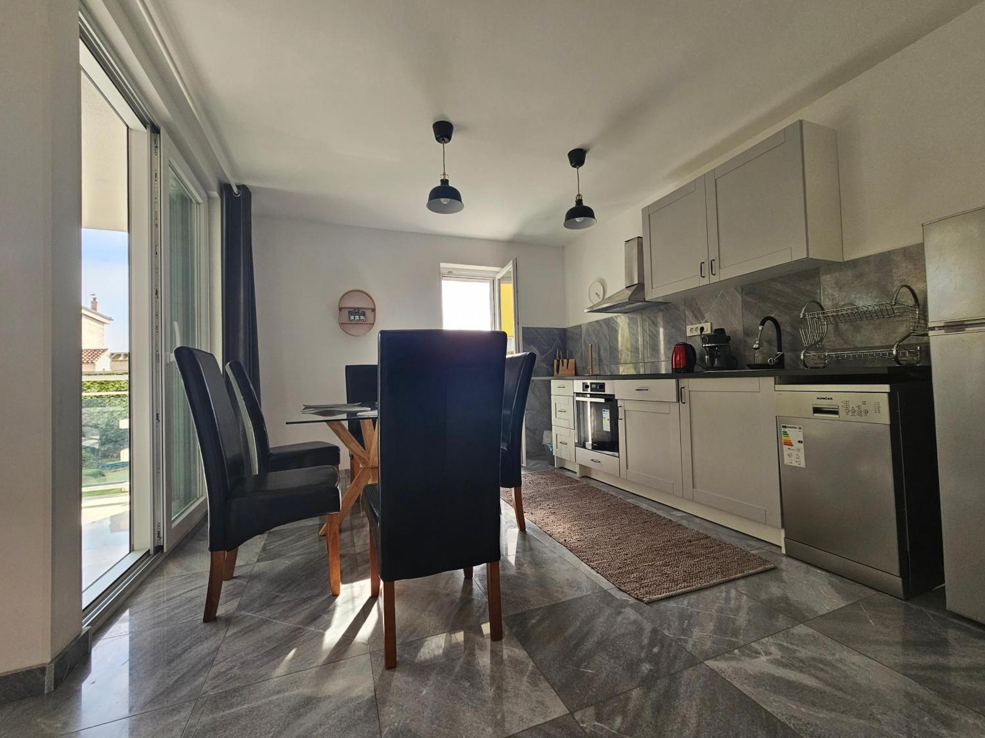 Vila Regina Apartment Rex With Swimming Pool Jezera Ngoại thất bức ảnh
