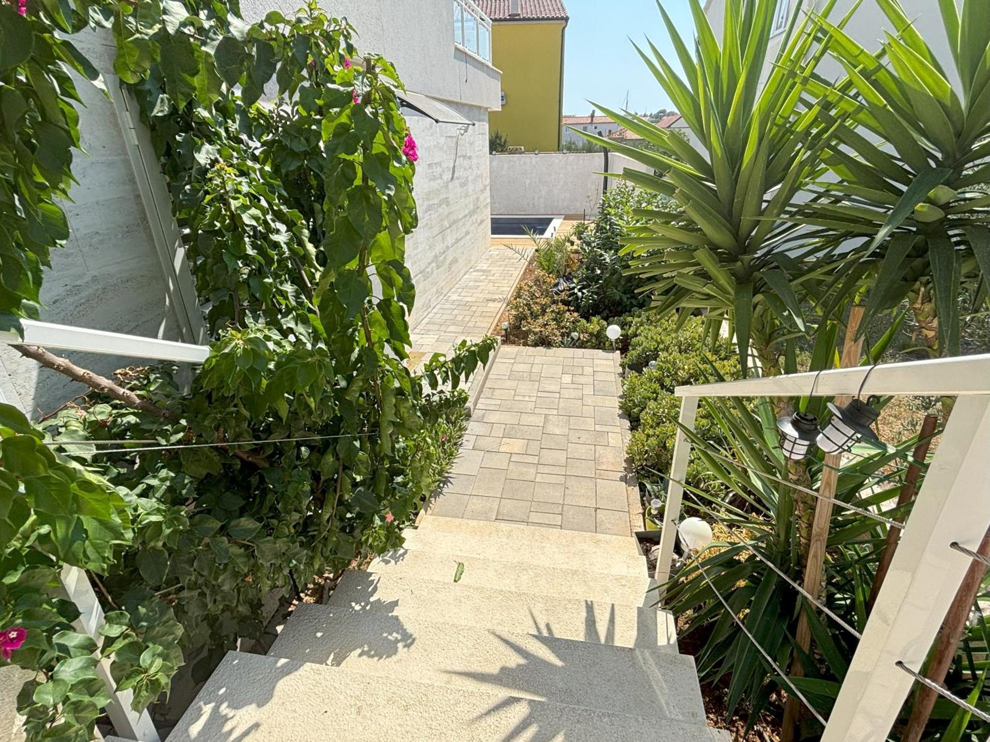 Vila Regina Apartment Rex With Swimming Pool Jezera Ngoại thất bức ảnh