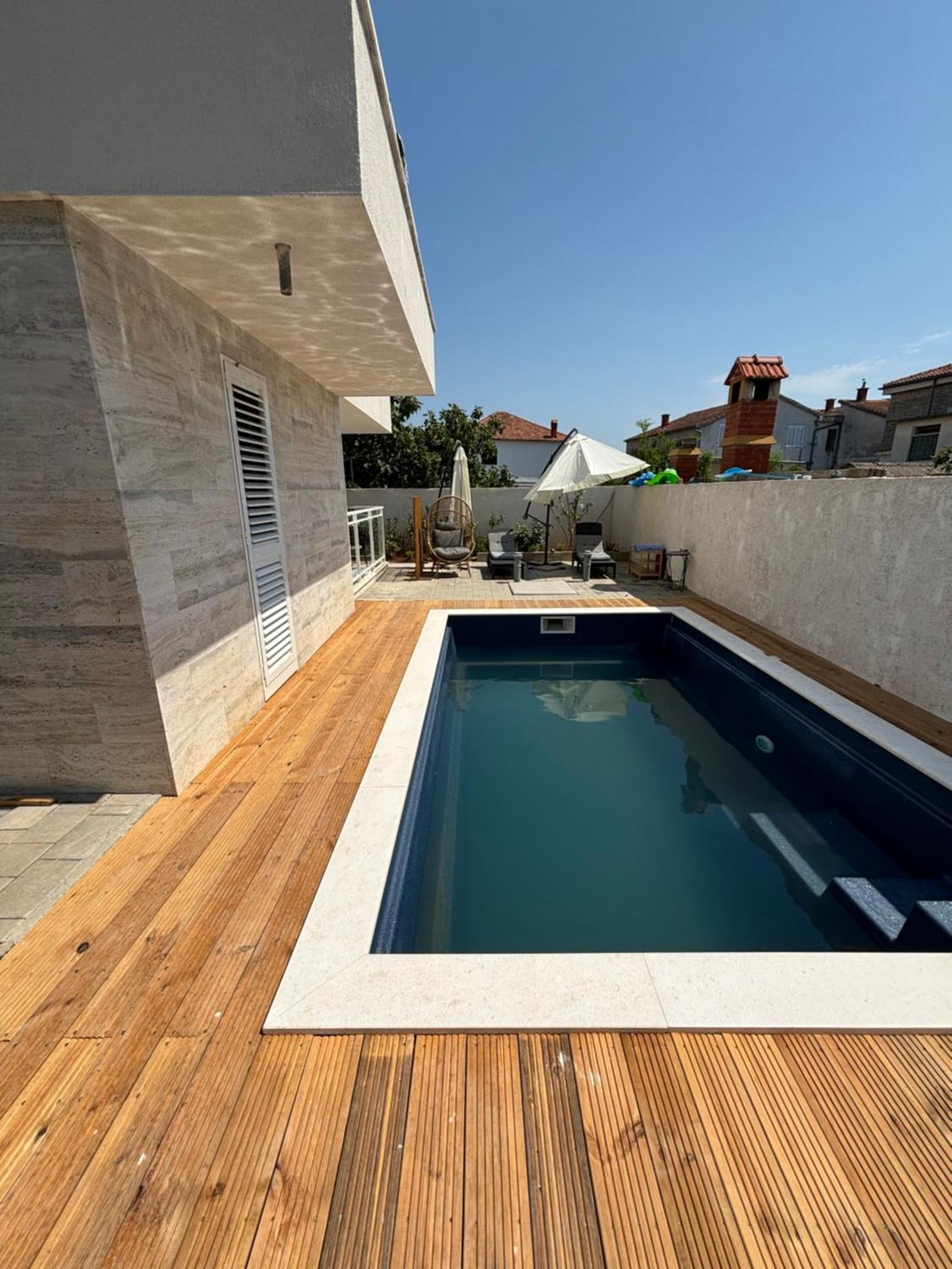 Vila Regina Apartment Rex With Swimming Pool Jezera Ngoại thất bức ảnh